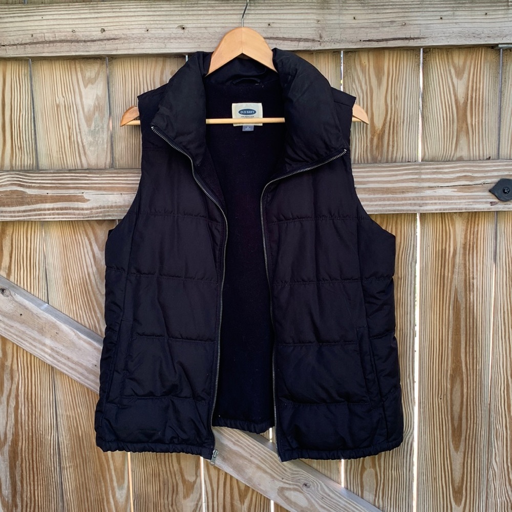 Old navy women’s size large puffer vest